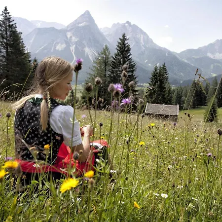 Cosy In Kutzbuhel With Barbecue Villa Kitzbuhel